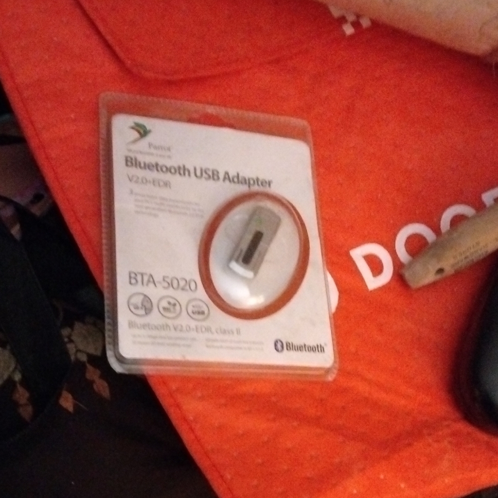 Parrot Bluetooth USB Adapter - White and Silver